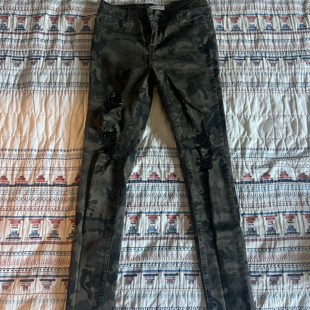 Camouflage Distressed Jeans